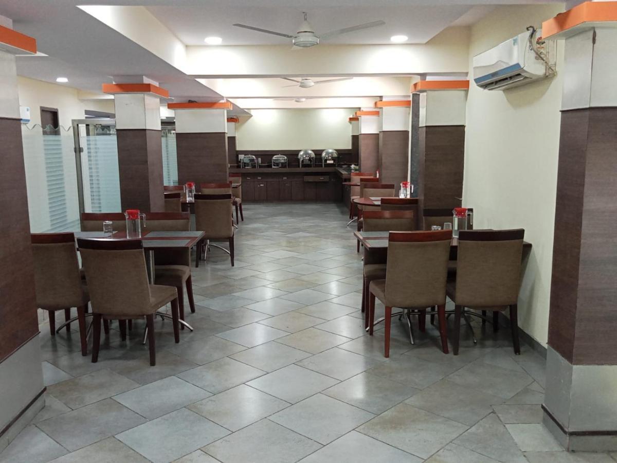 Hotel Western Court Boisar Экстерьер фото