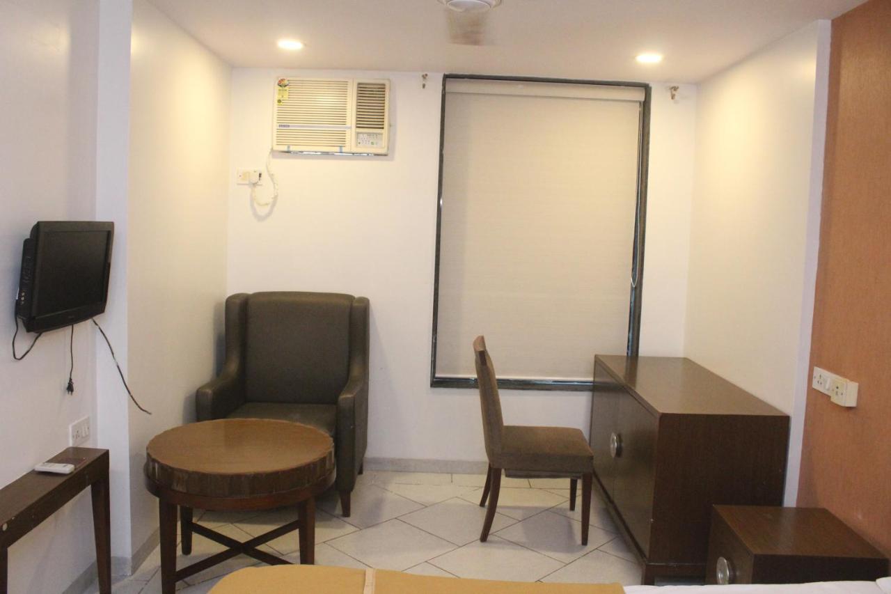 Hotel Western Court Boisar Экстерьер фото