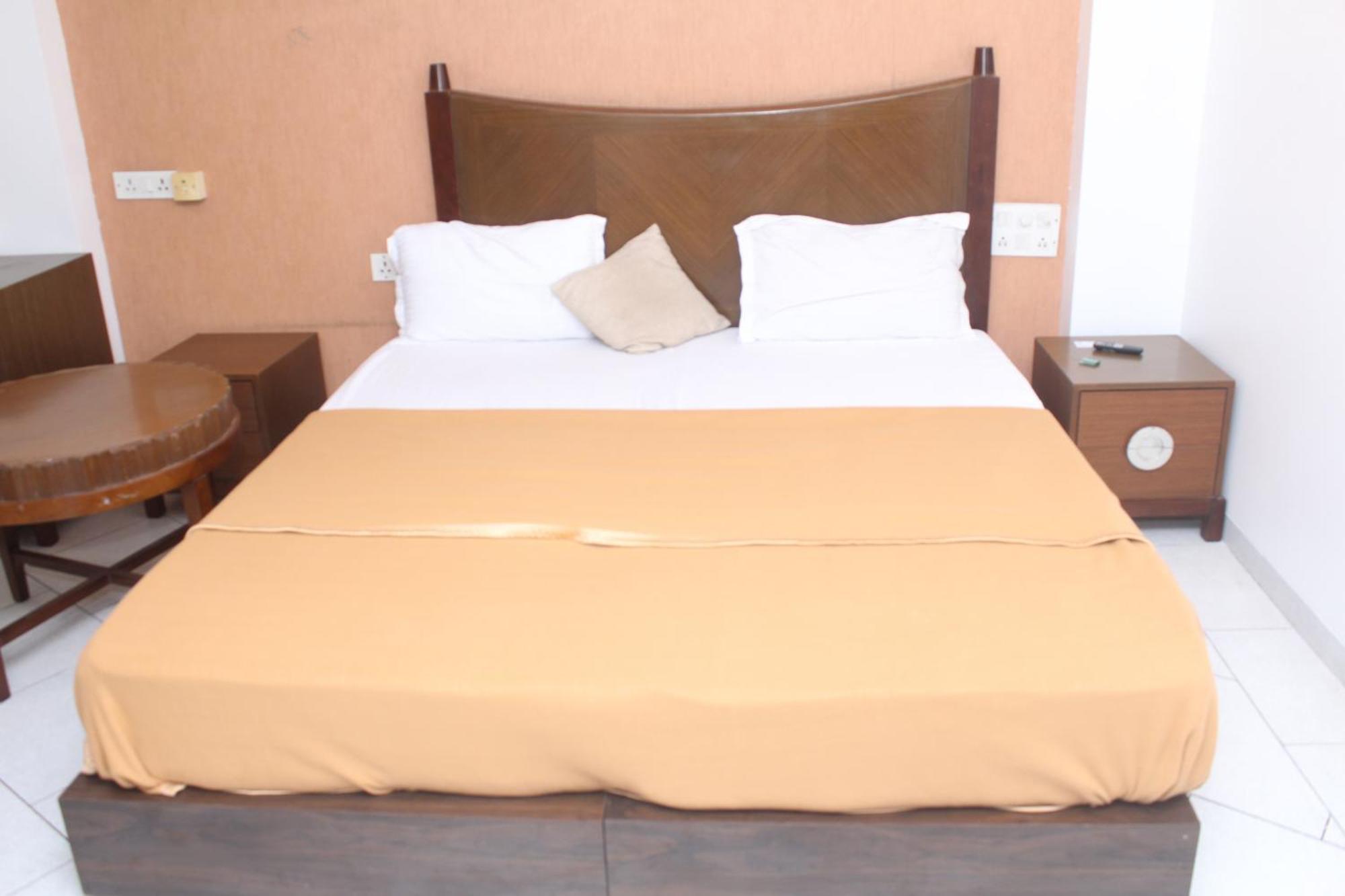 Hotel Western Court Boisar Экстерьер фото