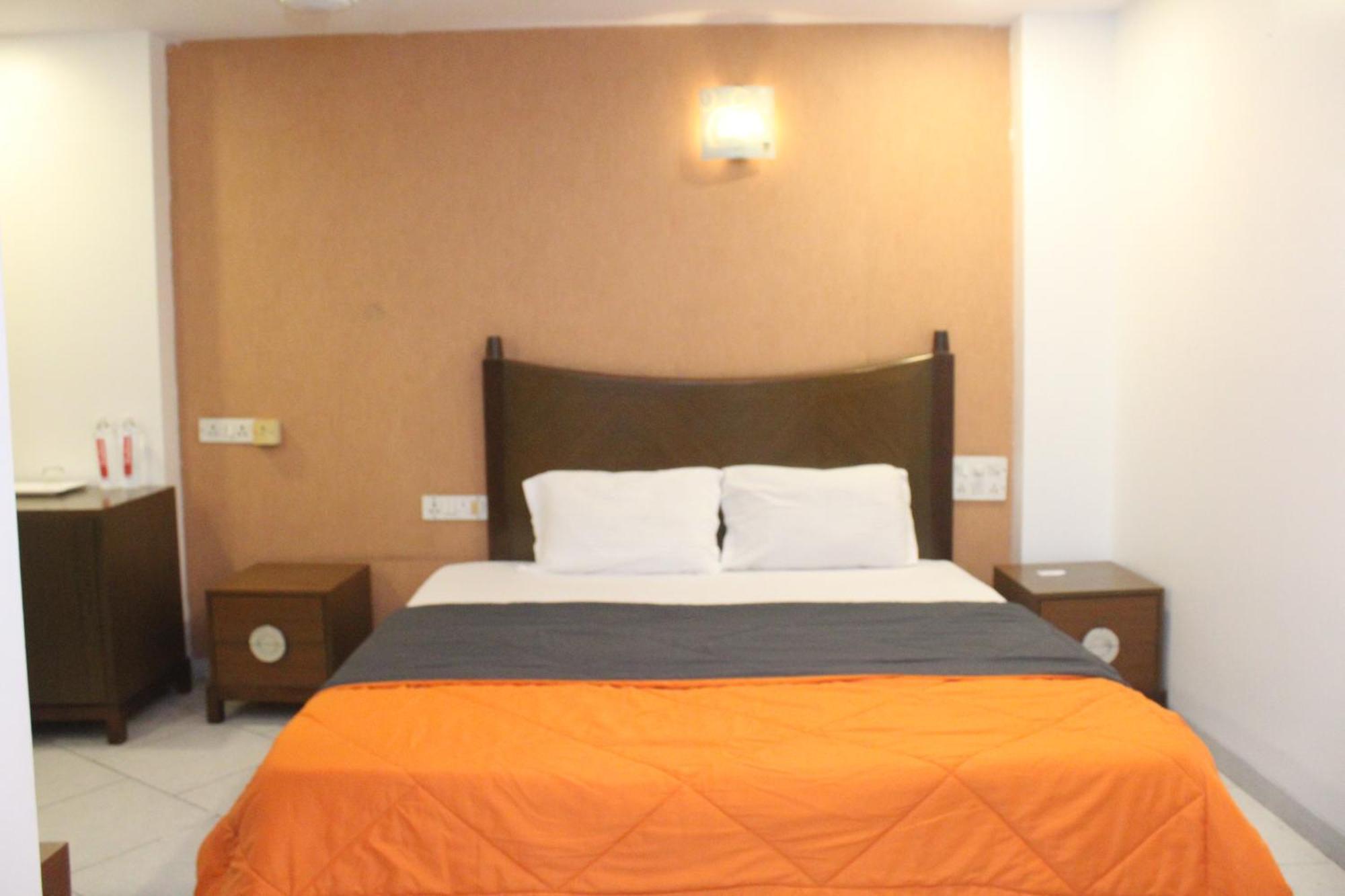 Hotel Western Court Boisar Экстерьер фото