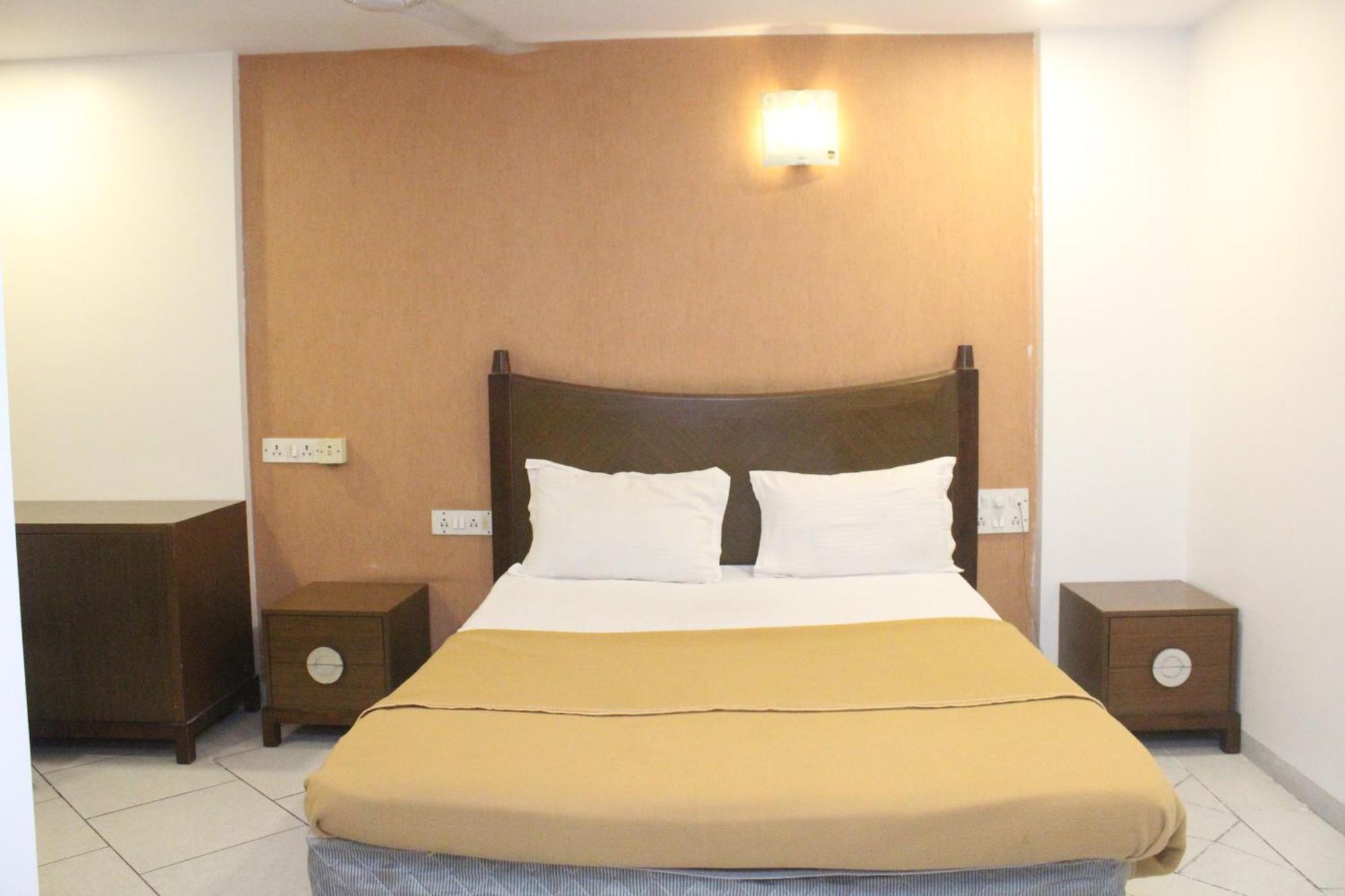 Hotel Western Court Boisar Экстерьер фото